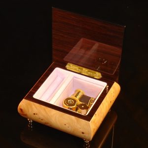 Italian Jewelry Box Elm 17Rose opened no cover