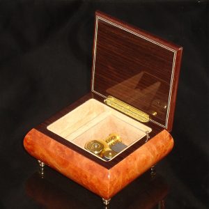Italian Jewelry Box Burl Elm 17CF opened no cover