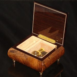 Italian Jewelry Box Burl Walnut 17CF opened no cover