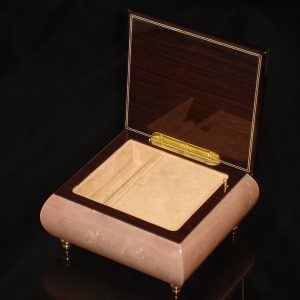 Italian Jewelry Box Light Pink 17CF opened