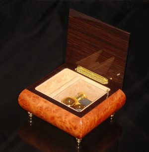 17CO Burl Elm Italian Jewelry box opened no cover