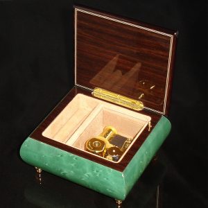 Italian Jewelry Box Green 17CVM opened no cover