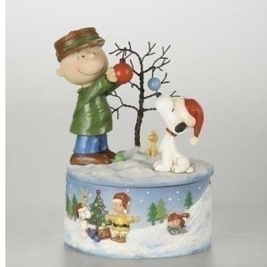 Musical Charlie Brown Decorates the Christmas Tree