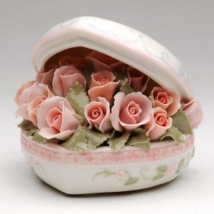 Porcelain musical Heart Bouquet