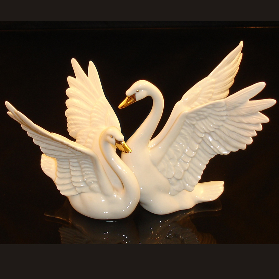 Lenox Swans Figurine
