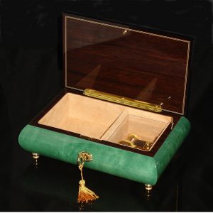 Italian Inlaid Musical Jewelry Box 02CF Green opened no cover