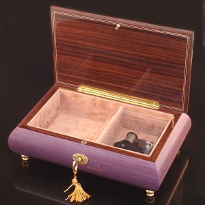 Italian Inlaid Musical Jewelry Box 02CF Plum opened no cover