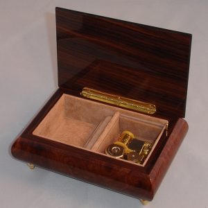 Italian Jewelry Box Burl Elm 04CO opened no cover