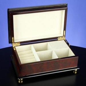 Classic-Floral-Musical-Jewelry-Box-opened