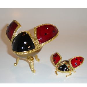 Love-Bug-Lady-Bug-Egg-wings-open