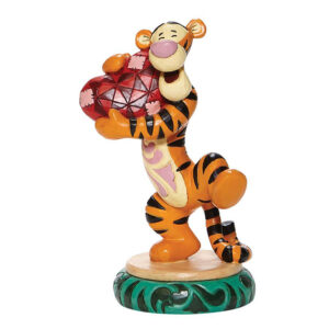 Tigger-Holding-Heart