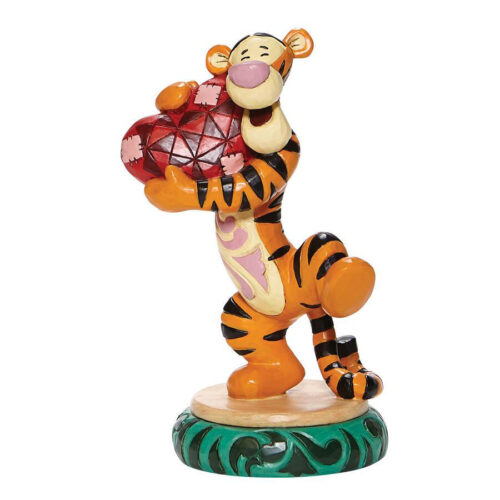 Tigger-Holding-Heart
