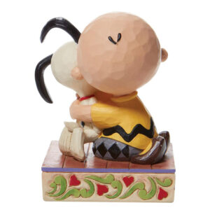 Charlie-Hugs-Snoopy-back-view