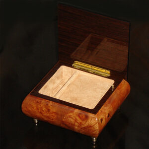 Italian-Inlay-Ring-Box-Elm-open
