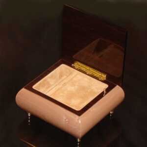 Italian-Inlay-Ring-Box-Peach-open