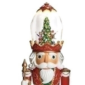 Nutcracker-with-Globe-close-up