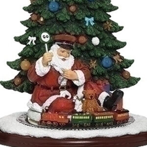 Santa-Tree-and-Train-close-up