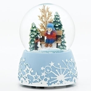 Child-and-Hot-Cocoa-Globe