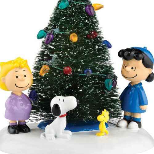 Lucy-Christmas-Tree-close