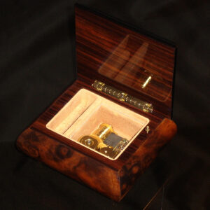 Italian-Ring-Box-Walnut-open-no-cover