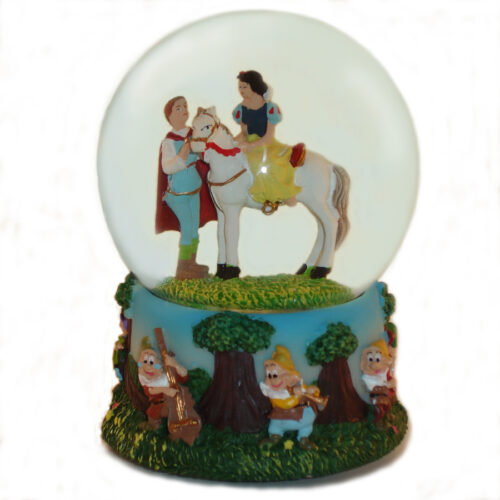 Snow-White-Globe-front