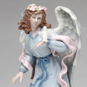 Angel-Holding-Dove-close