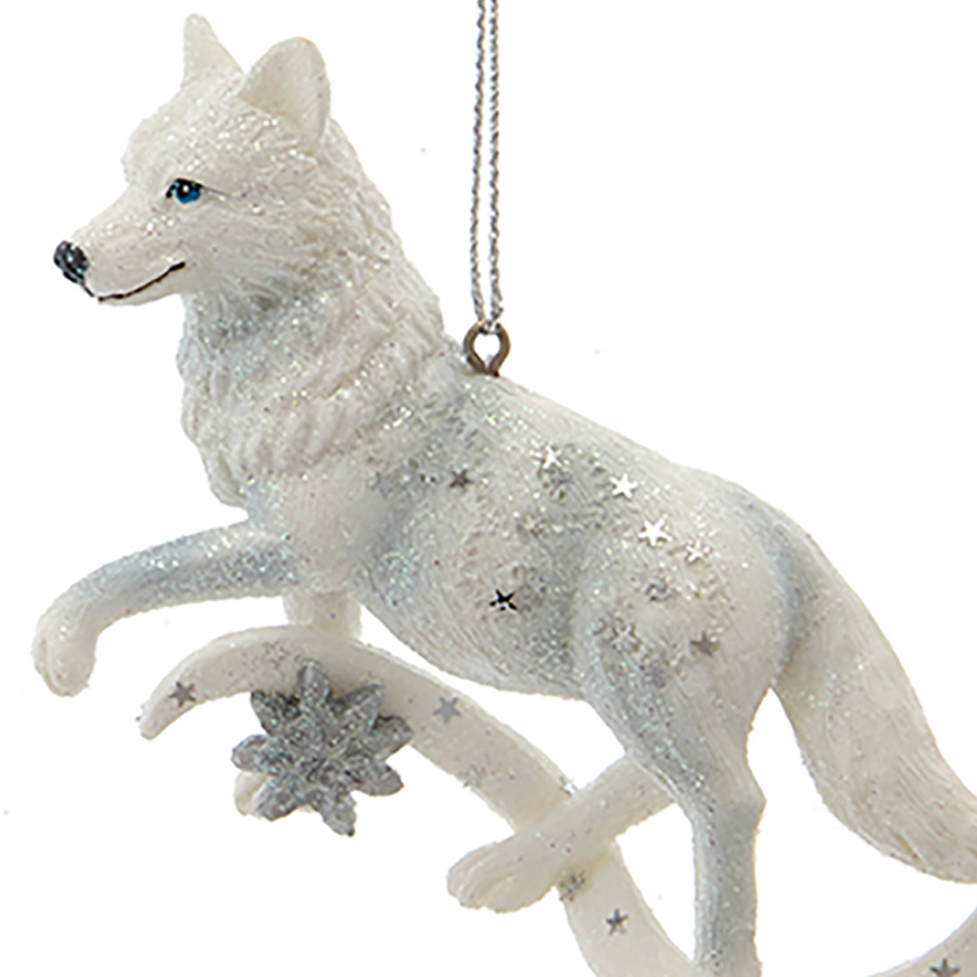 Silver-White-Wolf-Orn-close