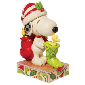Snoopy-with-Stocking-left-angle