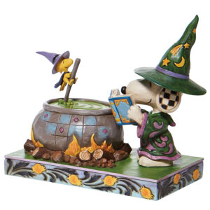 Witch-Snoopy-right-angle