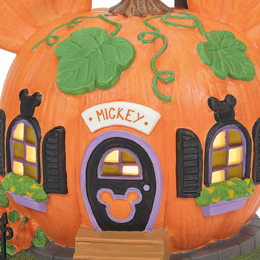 Mickey-Pumpkin-House-close