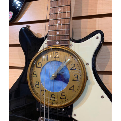 1990's-Rock-Guitar-Clock-close
