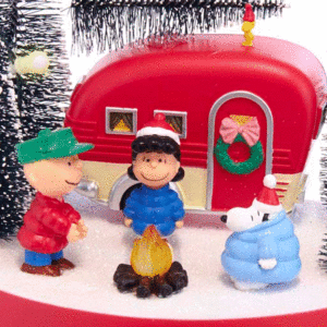 Peanuts-Camping-Scene-close