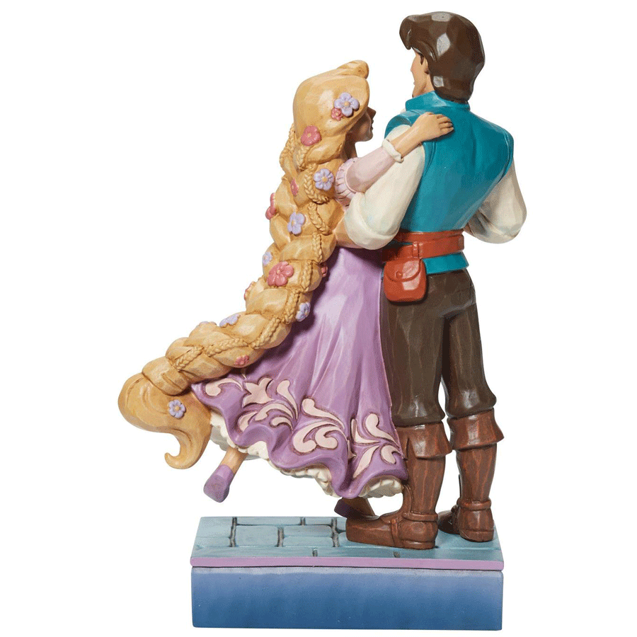 Rapunzel-and-Flynn-Love-back