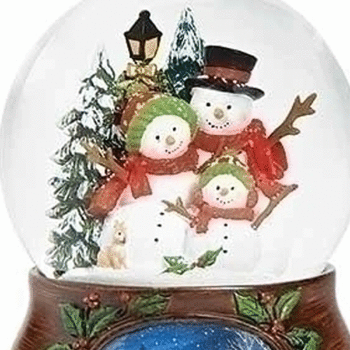 Snowman-Family-Globe-close
