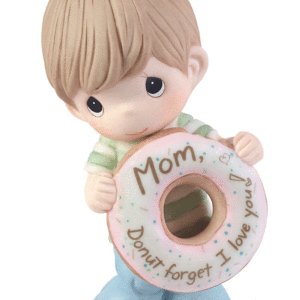 Boy-with-Donut-close