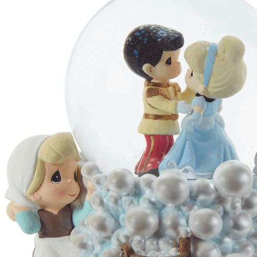 Cinderella-Dreams-Globe-close