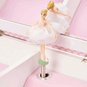 Cristiana-Box-ballerina-close