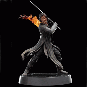 Aragorn-Statue-right