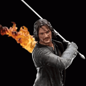 Aragorn-Statue-right-close