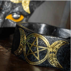 Black-Cat-Moon-Box-back-close