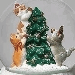 Cats-Xmas-Tree-Globe-close