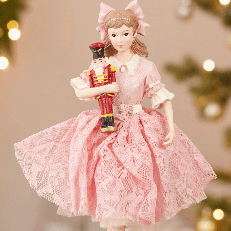 Clara-Musical-close