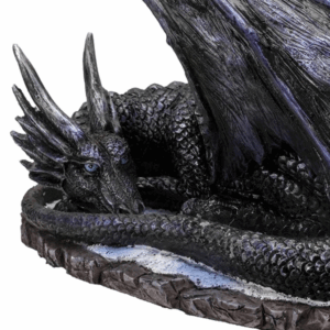 Dark-Dragon-Resting-close