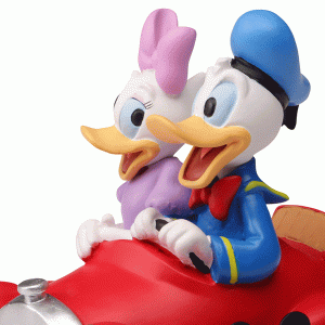 Donald-Daisy-Parade-close