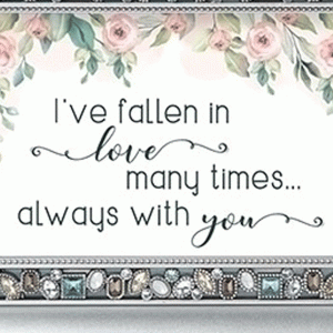 Fallen-In-Love-Jewelry-Box-close