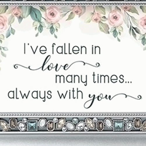 Fallen-In-Love-Jewelry-Box-close