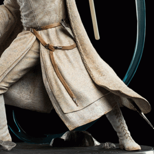 Gandalf-front-bottom-close