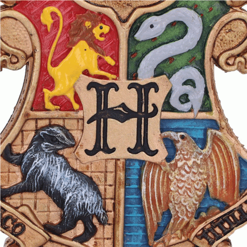Hogwarts-Crest-Orn-close