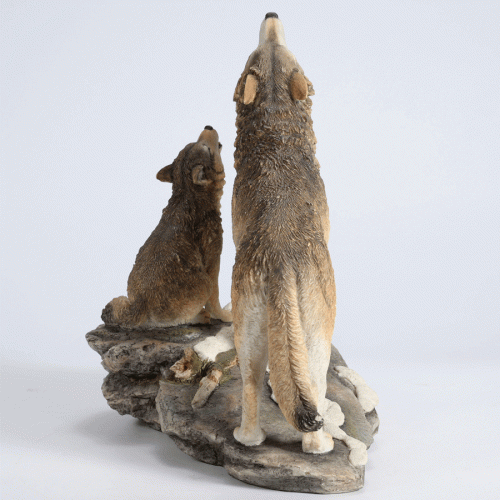 Howling-Wolves-back