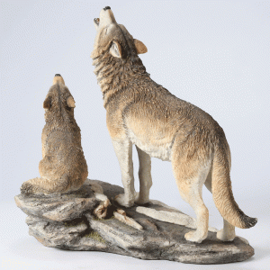 Howling-Wolves-back-left